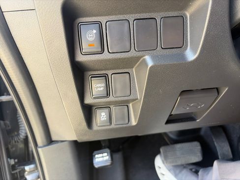 Used 2025 Nissan Frontier SV RWD image 16