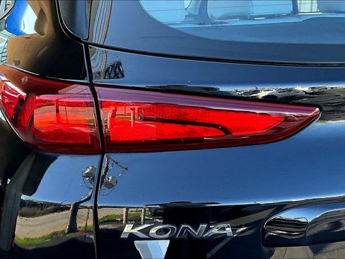 Used 2023 Hyundai Kona SE image 22
