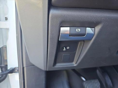 New 2025 Land Rover Defender 110 X-Dynamic SE image 27