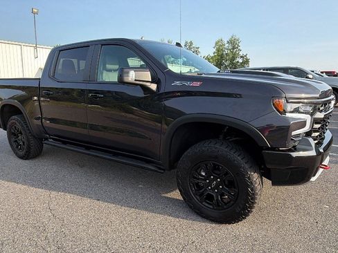 Used 2023 Chevrolet Silverado 1500 ZR2 w/ Technology Package AWD/4WD image 6