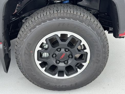 New 2025 Toyota Tacoma TRD Off-Road image 15