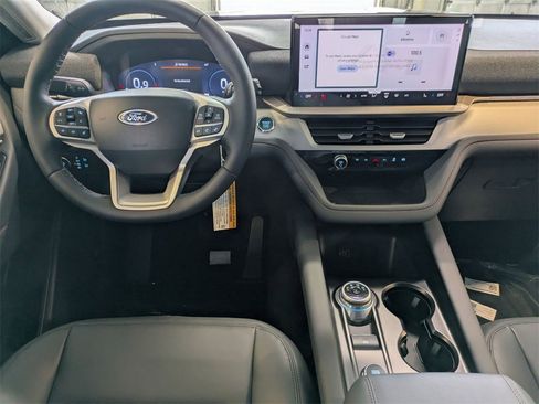 New 2026 Ford Explorer Active w/ Active Comfort Package image 17