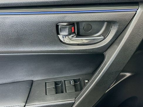 Certified 2018 Toyota Corolla SE image 17