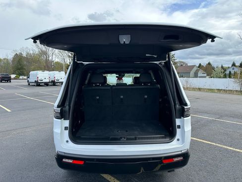 New 2026 Jeep Grand Wagoneer 4WD image 12