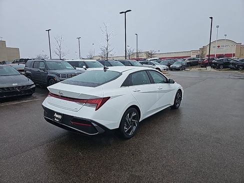 New 2026 Hyundai Elantra Limited FWD image 5