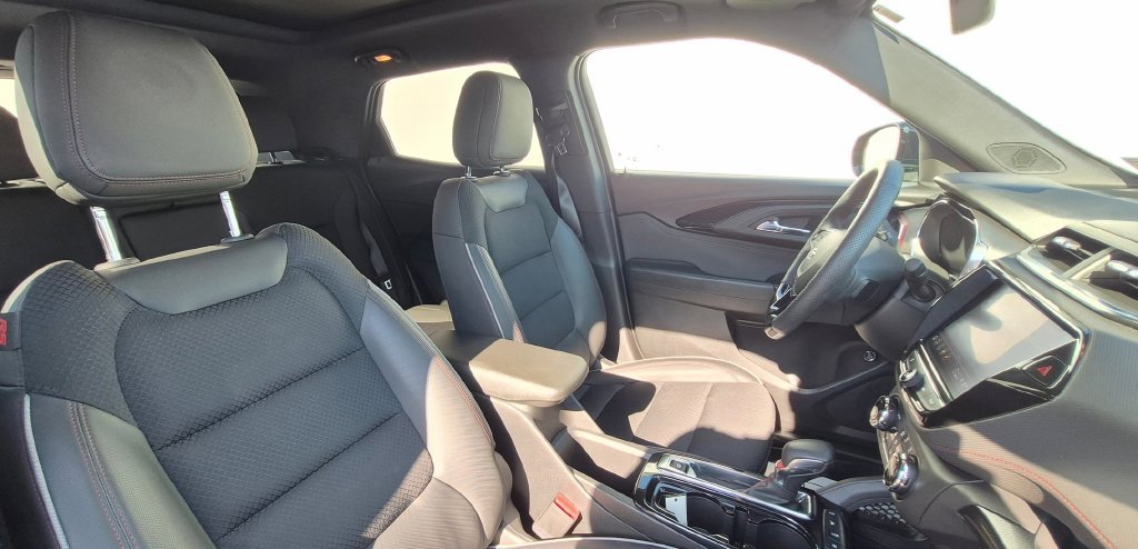 Used 2023 Chevrolet TrailBlazer RS w/ Sun and Liftgate Package AWD/4WD image 4