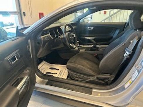 Used 2020 Ford Mustang GT w/ GT Performance Package RWD image 7