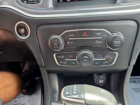 Used 2021 Dodge Charger SXT w/ Leather Interior Group image 28