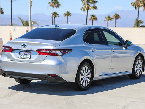 Used 2022 Toyota Camry LE FWD image 7