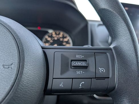 Used 2023 Nissan Rogue S image 9