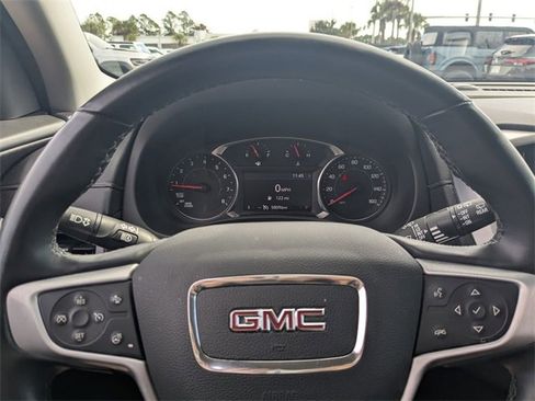 Used 2023 GMC Terrain SLT image 30