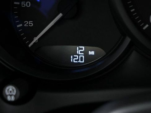 Used 2026 Porsche Macan AWD/4WD image 12