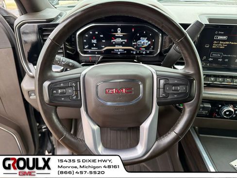 Used 2024 GMC Sierra 2500 SLT w/ SLT Premium Package image 15