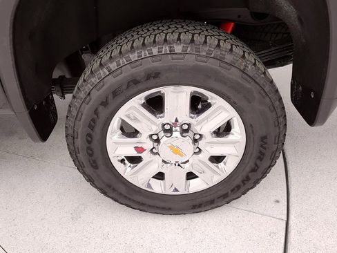Used 2024 Chevrolet Silverado 2500 High Country w/ Technology Package AWD/4WD image 35