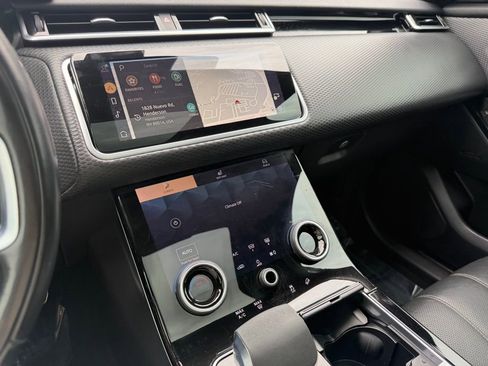 Used 2022 Land Rover Range Rover Velar R-Dynamic S image 20