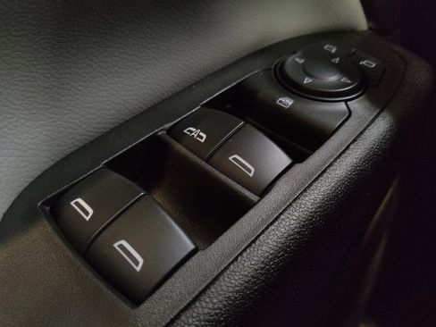 Used 2024 Chevrolet Equinox LS FWD image 27