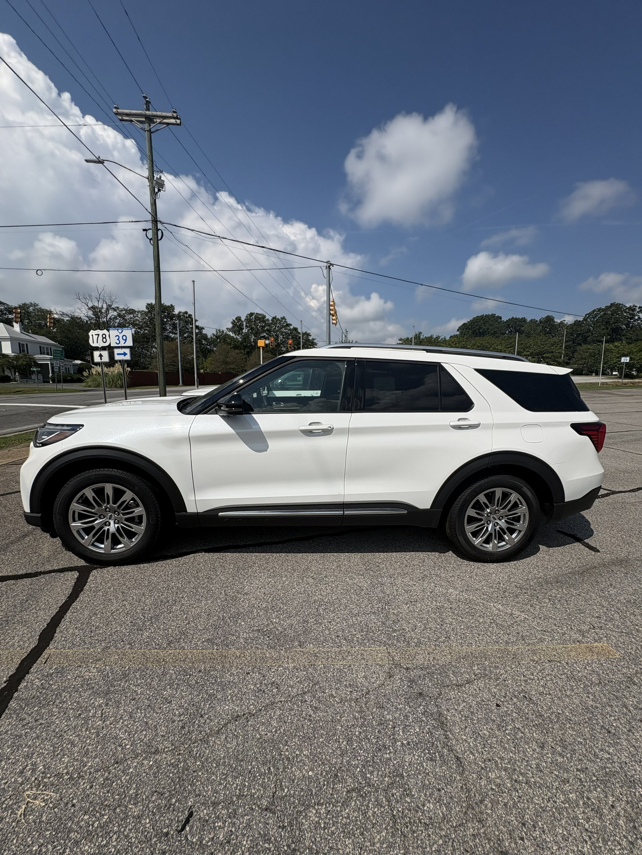 New 2026 Ford Explorer Platinum RWD image 2