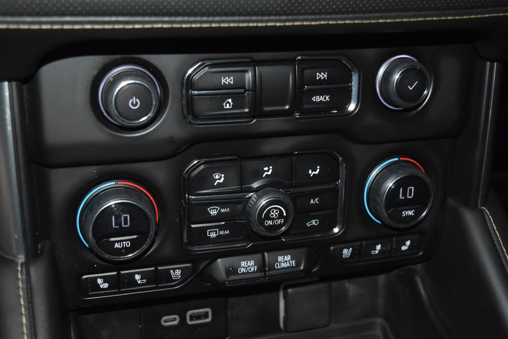 Used 2023 Chevrolet Tahoe Premier AWD/4WD image 13