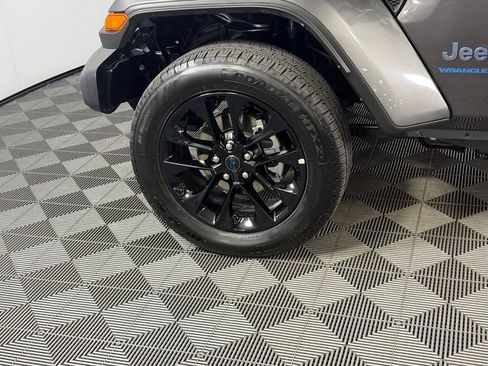 Certified 2025 Jeep Wrangler Unlimited Sahara w/ Safety Group AWD/4WD image 11