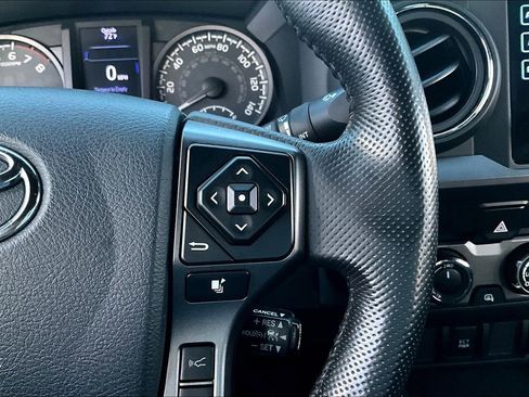 Used 2019 Toyota Tacoma TRD Off-Road image 19