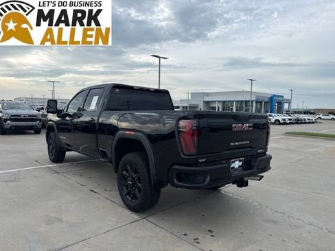 Used 2025 GMC Sierra 2500 AT4 AWD/4WD image 4