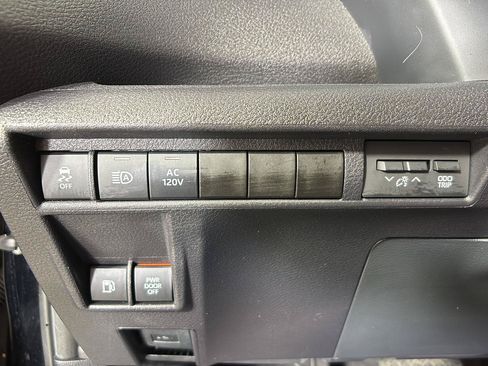 Used 2025 Toyota Sienna XLE Woodland Edition AWD/4WD image 36
