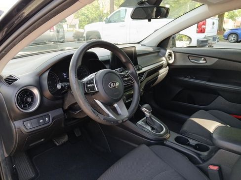 Used 2019 Kia Forte LXS image 17