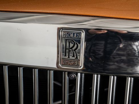 Used 2023 Rolls-Royce Cullinan w/ Cullinan Package image 18