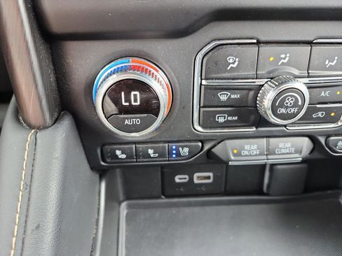 Certified 2024 GMC Yukon XL AT4 w/ AT4 Premium Package AWD/4WD image 22
