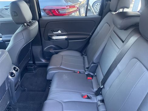 Used 2025 Mercedes-Benz GLB 250 4MATIC w/ Winter Package image 10