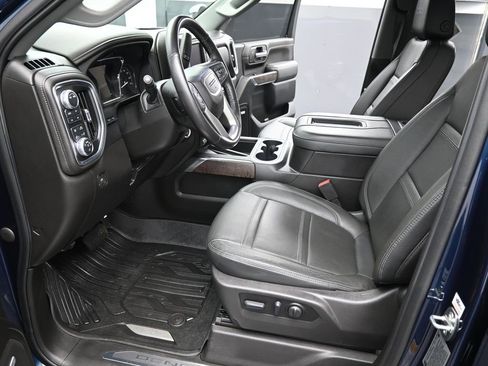 Used 2022 GMC Sierra 3500 Denali w/ Denali Ultimate Package image 12