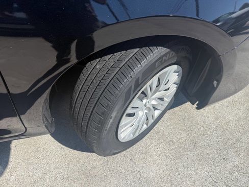 Used 2013 Toyota Camry LE image 20