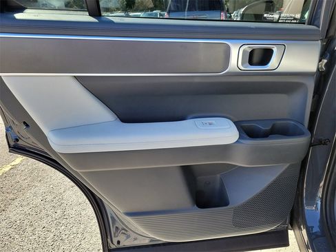 Certified 2025 Hyundai Santa Fe SEL image 9