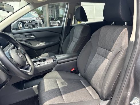 Used 2024 Nissan Rogue SV FWD image 12