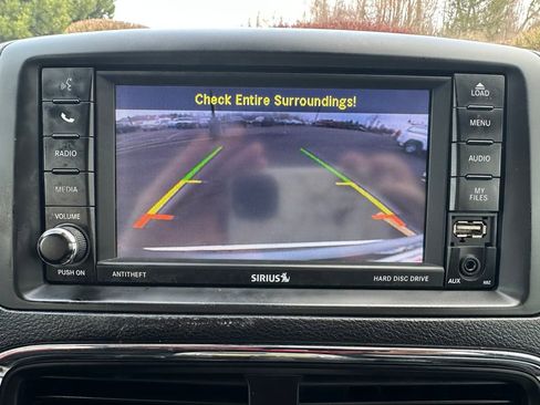 Certified 2019 Dodge Grand Caravan SXT FWD image 6
