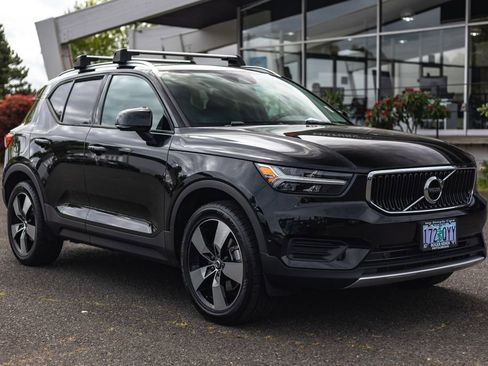 Used 2019 Volvo XC40 T5 Momentum AWD/4WD image 7