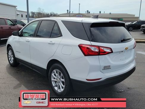 Used 2021 Chevrolet Equinox LS w/ LS Convenience Package image 3