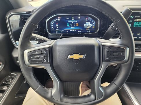 Used 2024 Chevrolet Silverado 2500 LTZ w/ LTZ Convenience Package image 31