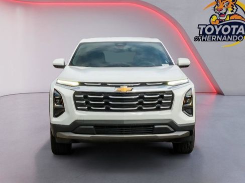 Used 2026 Chevrolet Equinox LT FWD image 2