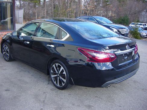 Used 2018 Nissan Altima 2.5 SR FWD image 6