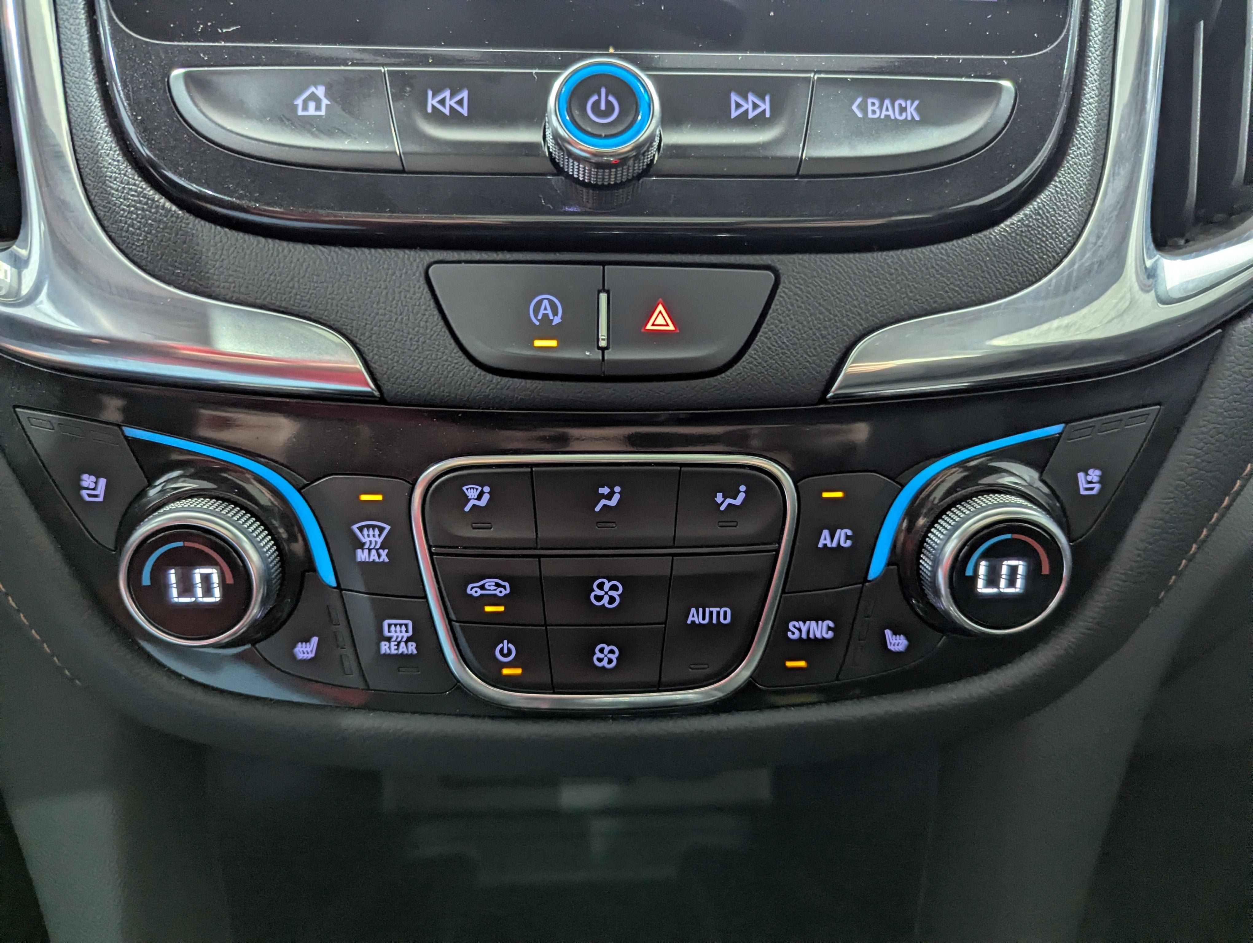 Used 2023 Chevrolet Equinox Premier AWD/4WD image 21