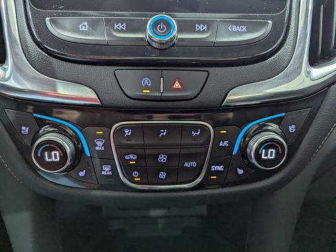 Used 2023 Chevrolet Equinox Premier AWD/4WD image 21