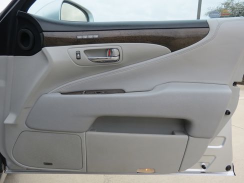 Used 2011 Lexus LS 460 image 38