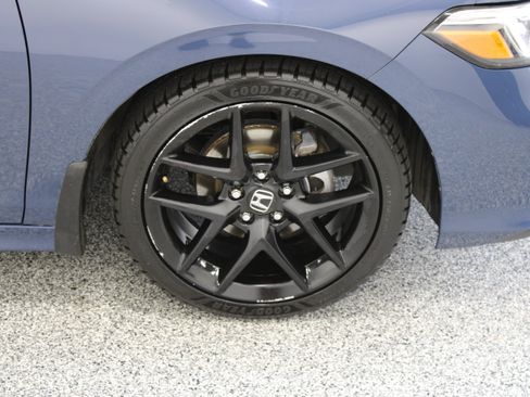 Used 2025 Honda Civic Sport image 5