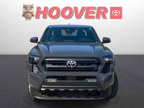 Used 2025 Toyota Tacoma SR5 AWD/4WD image 6