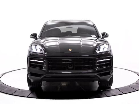 Certified 2025 Porsche Cayenne E-Hybrid AWD/4WD image 10