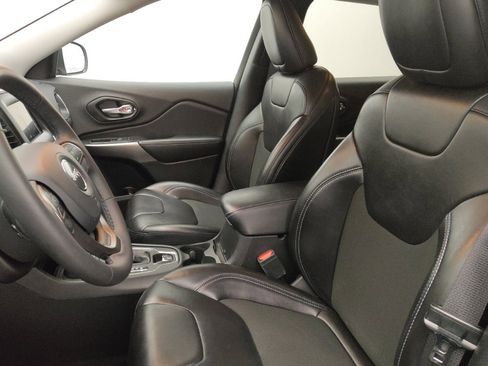 Used 2021 Jeep Cherokee Latitude Plus image 17