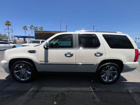 Used 2012 Cadillac Escalade Platinum AWD/4WD image 7