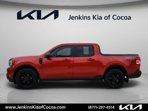 Used 2024 Ford Maverick Lariat w/ FX4 Off-Road Package AWD/4WD image 9