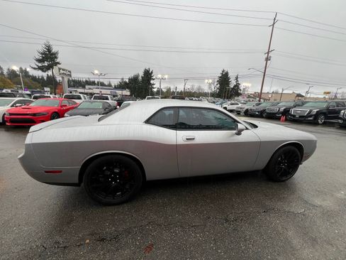 Used 2010 Dodge Challenger R/T image 6